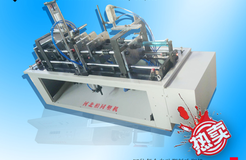 Full automatic reciprocating plastic bottle blowing machine